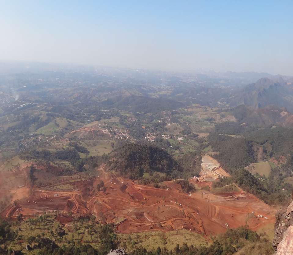 Sump e Espessadores Beneficiamento Moagem Expansão da Unidade Serra Azul Terraplenagem Beneficiamento e