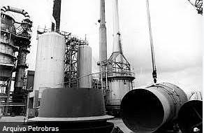 Petrobras no Tempo 1961: Construção da primeira refinaria e da primeira plataforma