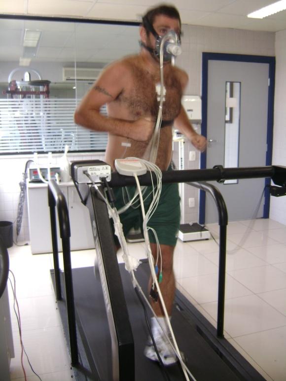 Imagem: Arquivo particular Análise de Repouso Limitações para o VO 2 máx SISTEMA CARDIOVASCULAR Circulação central Débito cardíaco (FC e VS) Fluxo sanguíneo arterial Concentração de hemoglobina