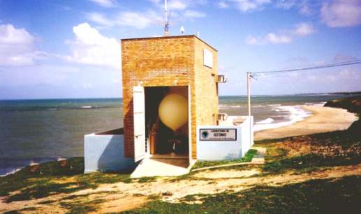 LAVAT Laboratório de Variáveis Ambientais Tropicais Natal e Maxaranguape Camada de ozônio Medidas desde 1976 Gases do efeito