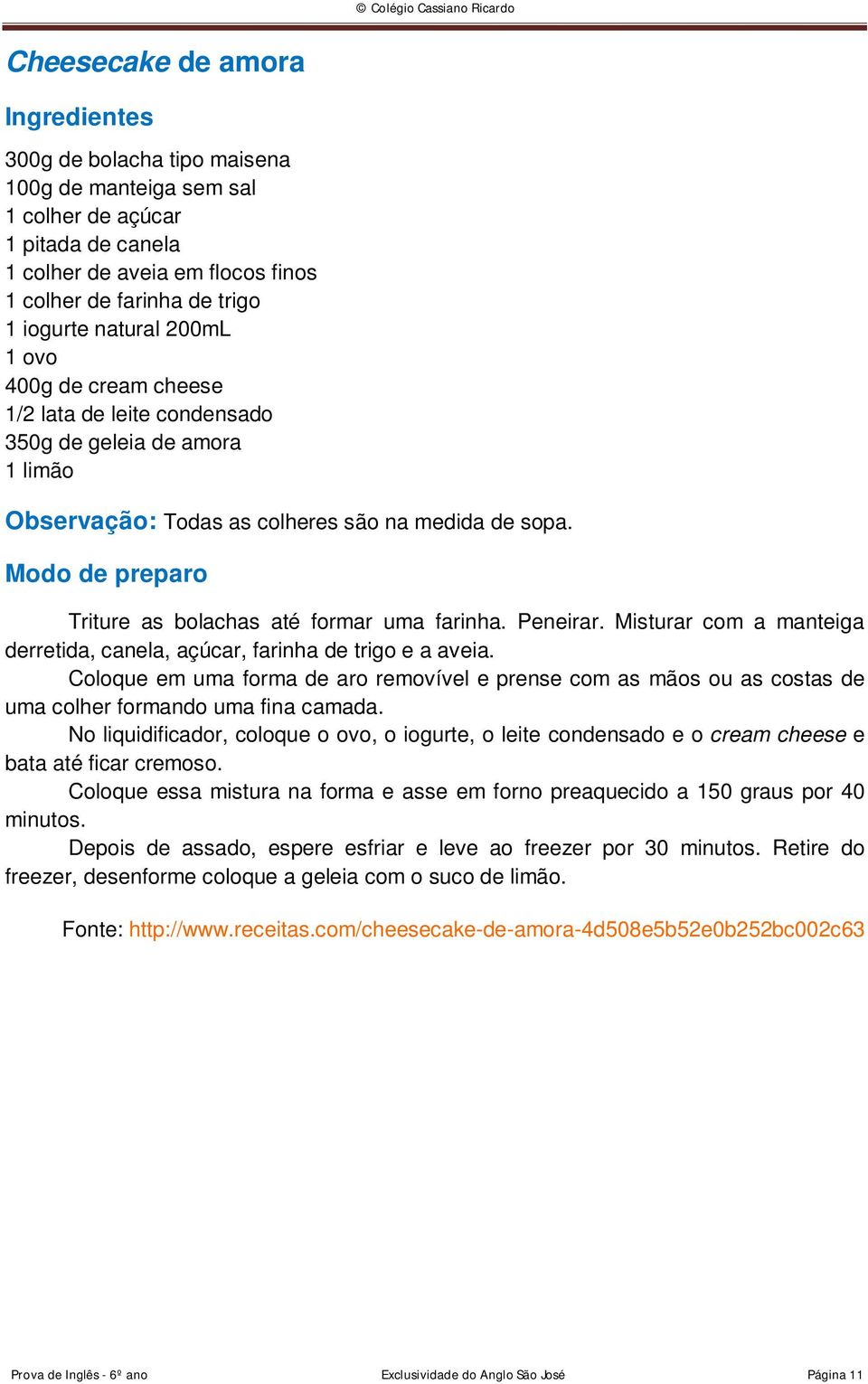 Misturar com a manteiga derretida, canela, açúcar, farinha de trigo e a aveia. Coloque em uma forma de aro removível e prense com as mãos ou as costas de uma colher formando uma fina camada.