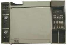 Análise dos voláteis emitidos por cromatografia gasosa Cromatógrafo Gasoso HP 5890 Detector: FID Coluna: DB-5 (23