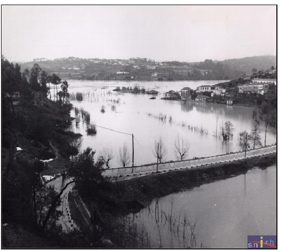 Diretiva 2007/60/CE As inundações são desastres naturais com grande impacte na vida das populações.