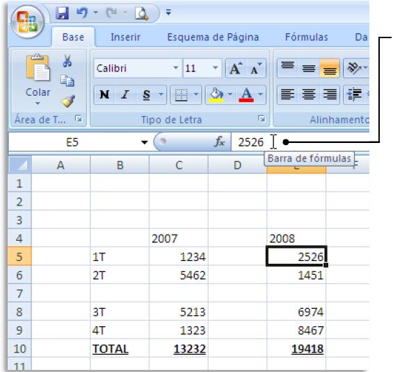 4.2. Introdução de dados Introduzir dados numa célula é simples: seleccione a célula pretendida com o rato ou teclado e tecle os valores pretendidos.