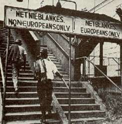 GOVERNO DA MINORIA BRANCA O CASO DA ÁFRICA DO SUL Apartheid implantado progressivamente 1948 Partido Nacionalista no poder abolição de qualquer direito aos negro Proibição de casamentos entre brancos