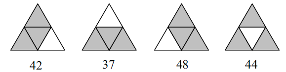 3 5. Cada um dos pequenos triângulos da figura abaixo possui um número oculto. Nas figuras a seguir, o número que está embaixo de cada uma representa a soma dos números dos triângulos sombreados.