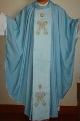 Azul As cores litúrgicas Pode ser usado, por antigo privilégio de algumas