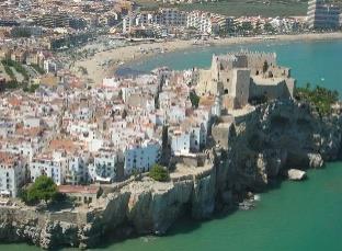 COSTA AZAHAR 6 dias Peñiscola Castellón de la Plana Grutas São José Parque Nacional del Delta del Ebro 1º DIA: ORIGEM PEÑISCOLA Saída dos locais de origem e viagem em autocarro grande turismo,