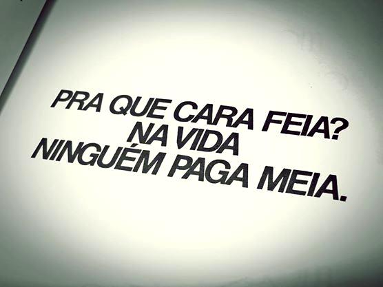 Poesia Marginal (1970-1980) Várias maneiras de expressar a poesia-divulgação E DISTRIBUIÇÃO, por isso marginal. Foi chamada de GERAÇÃO MIMIOGRÁFO. Poesia do cotidiano, política e existencial.