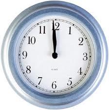Que horas são? Os verbos dar, soar e bater concordam com o número das horas desde que a palavra relógio não seja o sujeito da oração. Já bateu uma hora.