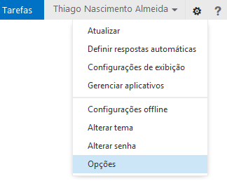 2 Agora é só aplicar sua assinatura. Vamos lá! c) Ao acessar, clique no ícone de engrenagem no canto superior direito e depois clique em Opções. d) Clique em Configurações no menu na lateral esquerda.