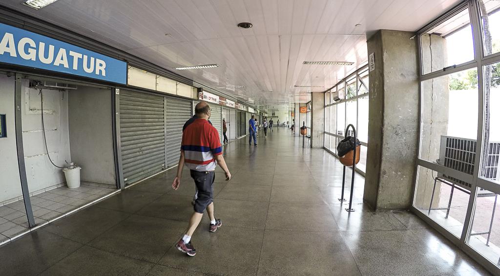 ESTAÇÃO CENTRAL ENTORNO URBANO A. Área de uso 1. uso predominante: comercial e serviços, de grande movimentação e fluxo de pessoas, já que a estação se localiza na Rodoviária do Plano Piloto; 2.