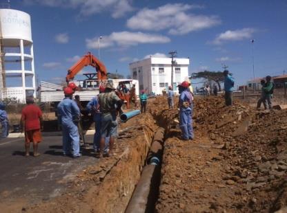 Serviços de Saneamento em Pernambuco Obras de Destaque em SAAs EMPREENDIMENTO VALOR (R$) PRORED - Programa de Redução do Racionamento 131.005.560 Adequação e Ampliação do SAA de Caruaru 80.132.