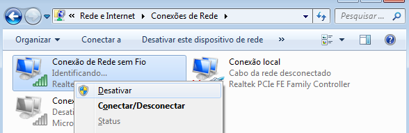 Procure por Conexão local, clique com o botão direito do mouse e no menu selecione Propriedades : Na lista selecione Protocolo TCP/IP Versão 4 (TCP/IPv4), e clique em propriedades: Selecione Usar o