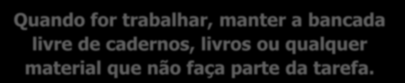 Boas práticas em laboratórios de saúde Não atender o telefone ou abrir portas usando luvas descartáveis.