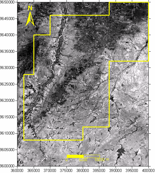 Anais XII Simpósio Brasileiro de Sensoriamento Remoto, Goiânia, Brasil, 16-21 abril 2005, INPE, p. 1717-1724. Figura 2: Imagem RGB-PC1PC2PC3, com delimitação da área de estudo.