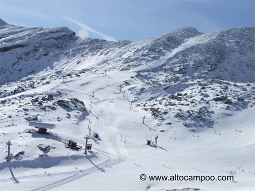 Europa Press Título:Alto campoo inicia muy bien la temporada, con más de 6.500 esquiadores a lo largo del puente Tema: Âmbito: Turismo Alto Campoo inicia "muy bien" la temporada, con más de 6.