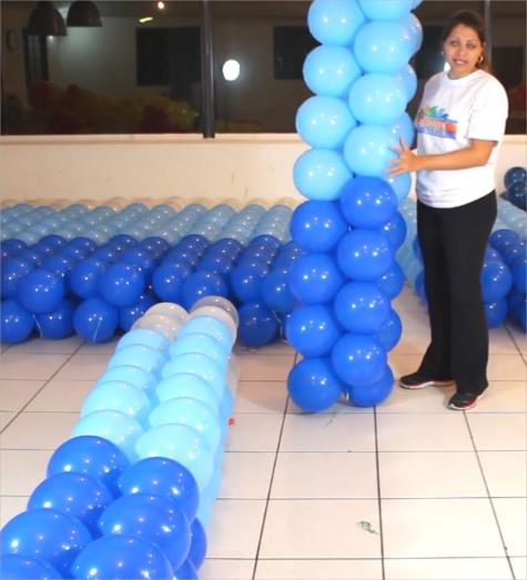 11 duplas com balão azul claro; 8 duplas com