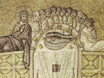 Apesar das perseguições, a religião cristã expandiu-se pelo Império Romano através da pregação dos apóstolos, discípulos mais próximos de Jesus. S.