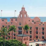 The Royal Hawaiian, A Luxury Collection Resort DESDE 2 645,00 + 329,89 (supl e taxas) = 2 974,89 Hotel: The Royal Hawaiian, A Luxury Collection Resort The Royal Hawaiian, a Luxury Collection Resort