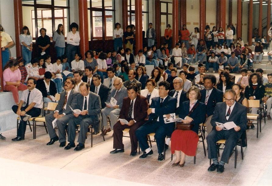 Alunos e professores, da escola preparatória, os pioneiros, do ano