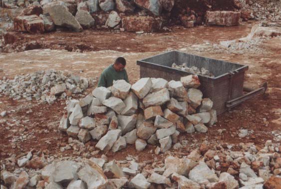 E AINDA Calcários para calçada Pé da Pedreira Salgueiras/Arrimal Alqueidão da Serra