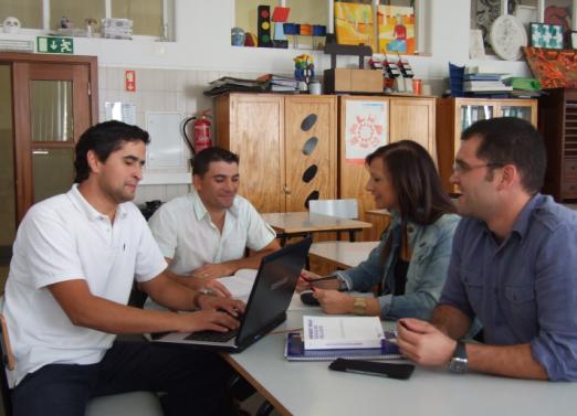 grup, n seu devid temp e segund critéris específics, fizeram a prfissinalizaçã em serviç.