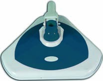 GAMA ÉLITE GAMA ÉLITE LIMPIAFONDOS TRIANGULAR ÉLITE LIMPA-FUNDOS TRIANGULAR ÉLITE Fabricado en ABS Adaptador para mangueras de 1½ y 1¼. Cepillos de nylon rígidos y duraderos. Fabricado em ABS.