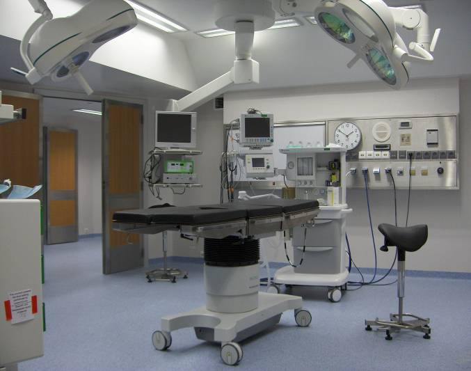 2.0. Bloco Operatório com 2 salas de cirurgia, apoio de ambulatório e ala de 8 a 6 camas de pós-operatório Piso Descrição Quant. Unit. Acum.