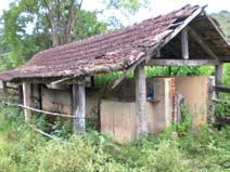 descrição arquitetônica 23 25 24 26 28 27 31 29 30 Notas: 1 A fazenda apresenta casa-sede muito interessante, em formado de um L, sendo a base, o corpo principal da construção, um sobrado ao qual se