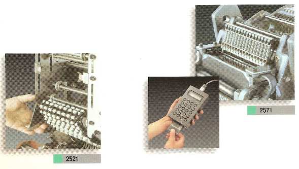 A programação do modelo 2571 de controle eletrônico, faz-se com o auxilio do sistema de programação 18 Staubli.