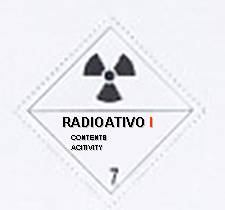 (Nº 7A) Categoria I - Branco Símbolo - Trifólio em preto, fundo branco. Texto obrigatório em preto na metade inferior da etiqueta contendo: RADIATIVO Conteúdo... Atividade.