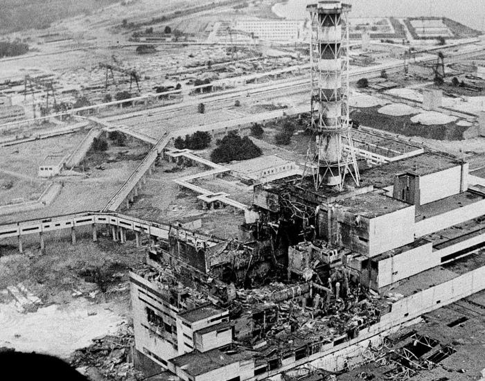 5.2 Chernobyl: um dos maiores desastres da história A usina Chernobyl era localizada na cidade de Pripyat (extinta URSS), era composta por quatro reatores e utilizada para a geração de energia no