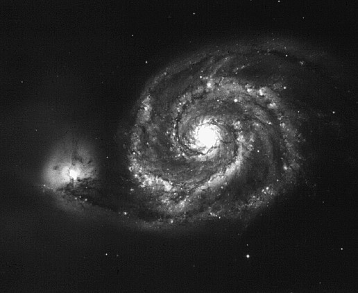 Capítulo 16. Outras Galáxias 175 Hubble notou que quanto maior o bojo nuclear de uma galáxia espiral, mais próximos do bojo se encontram os braços.