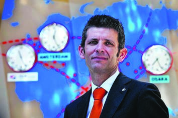 Dr. Nélson Santos de Brito [ 12H45 - ENCERRAMENTO ] Nélson Santos de Brito considerado, no ano 2000 pelo Diário Económico, como um dos 25 melhores líderes de futuro em Portugal, assumiu, em Junho de