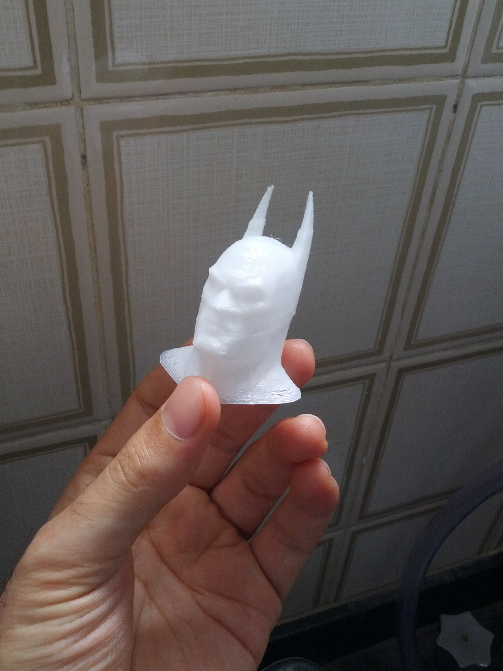 Imprimindo: Materias para impressão: PLA ou ABS; O Batman foi o primeiro teste depois de uma calibração inicial; Dois