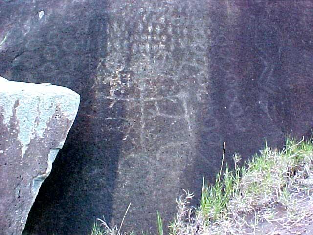 1.000 d.c. Ocupação dos Itararés, do grupo linguístico Jê. As inscrições rupestres na Ilha do Arvoredo são Jê. 750 e 1.300 d.