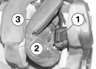 z Manutenção Montar as esponjas para a face e nuca 4 11 Puxar as fitas para a nuca 1 para fora das esponjas para a face e nuca 2. Meter as esponjas para a face e nuca 1 dentro do capacete.