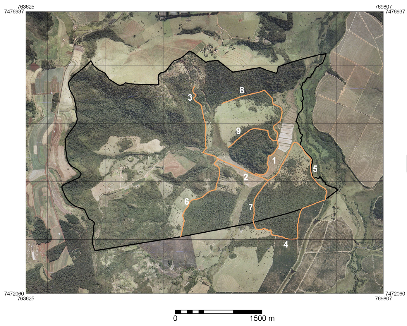 152 Fig. 1. Limites do município de Botucatu, estado de São Paulo, com destaque para a bacia do rio Capivara e a Fazenda Experimental Edgardia.