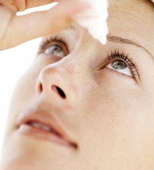 HIGIENE E TRATAMENTO DAS PÁLPEBRAS Medicação Lágrimas artificiais São usadas para o tratamento de desconforto e da irritação ocular.