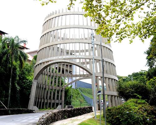 DESCRITIVO ROTA DO VINHO - RS A cidade de Bento Gonçalves é um importante polo industrial e turístico da Serra Gaúcha.