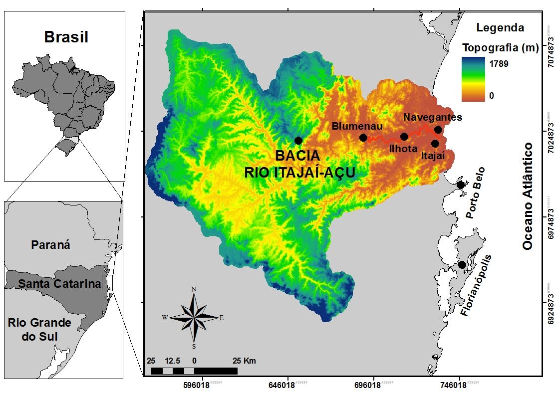 são o rio Itajaí do Norte e o rio Luís Alves. Já na margem direita o seu principal afluente é o rio Itajaí-Mirim situado no município de Itajaí, a 9 km antes da foz do Oceano Atlântico.