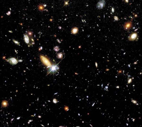 Dans l univers observable il y a au moins cent milliards de systèmes stellaires, qui comptent chacun en moyenne cent cinquante milliards d