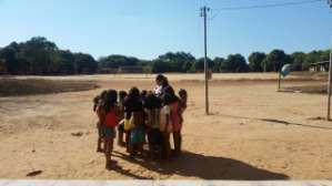 À tarde visitamos a aldeia indígena Xerente, localizada próximo ao município de Tocantínia- TO, onde fomos recebidos pelos poucos moradores, pois a maioria dos habitantes foi prestigiar um campeonato