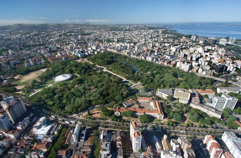 e na várzea do Rio Gravataí. Para registrar melhor os locais de interesse, utilizou-se um aparelho receptor GPS (Global Positioning System) e câmera fotográfica.