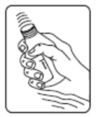 4. Espere a espuma abaixar e verifique se a mistura atingiu a marca indicada no rótulo do frasco.