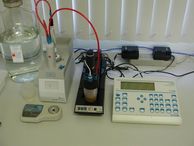 Análise Físico-química dos frutos Medição da firmeza Medição dos açúcares e acidez Seleção Firmeza (Lb) SST (%) Acidez (%) SST/Ac.