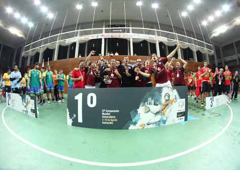 Atividade Internacional 2014 Campeonato Mundial Universitário de Andebol 3 a 10 de agosto, Guimarães (Portugal) Bruno Dias (Geografia e Planeamento) Carlos Martins (Ciências da Comunicação) Diogo