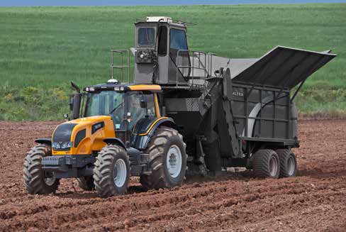 Tratores A Valtra possui uma linha completa de tratores para todas as fases do cultivo de cana-de-açúcar.