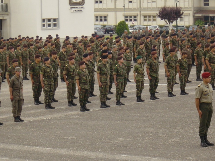 Figura 13: Militares em missão Fonte: Fotografia cedida CAP ADMIL Margarida Santos O Exército e a implementação da Resolução do Conselho de Segurança das Nações Unidas 1325 (RCSNU1325) A 31 de